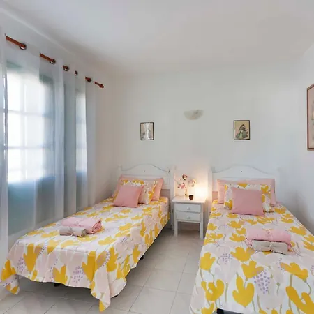 Paloma 14 Puerto del Carmen (Lanzarote)